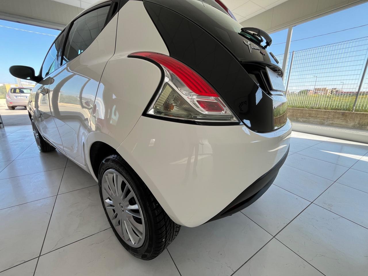 Lancia Ypsilon 1.2 69 CV 5 porte 111000 km