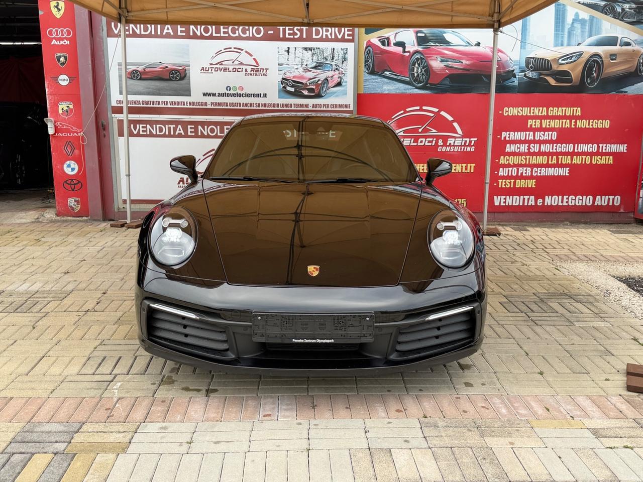 Porsche 992 911 Coupe 3.0 Carrera total black/Porsche Approved