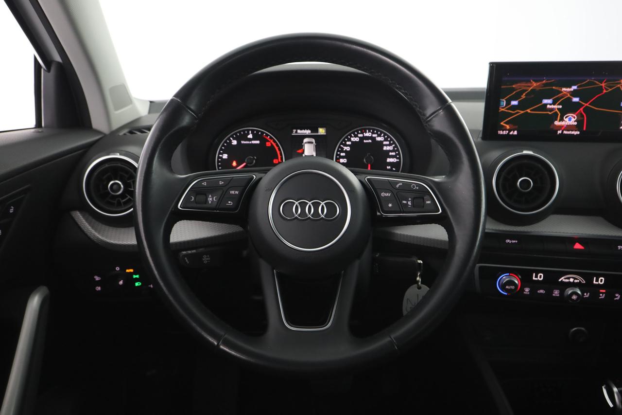 AUDI Q2 35 TDI S tronic Business Plus
