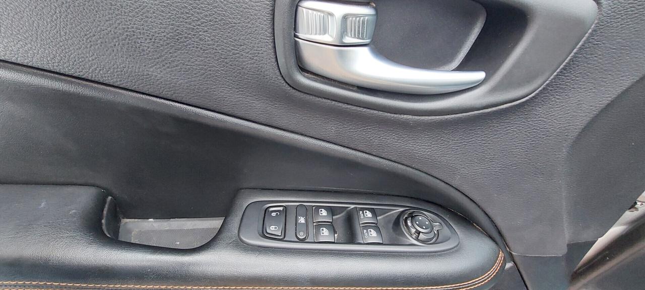 JEEP COMPASS 2WD 1,6 DIESEL 120 CV LIMITED PELLE NAVI TELEFONO LEGA STRAFULL IMPECCABILE