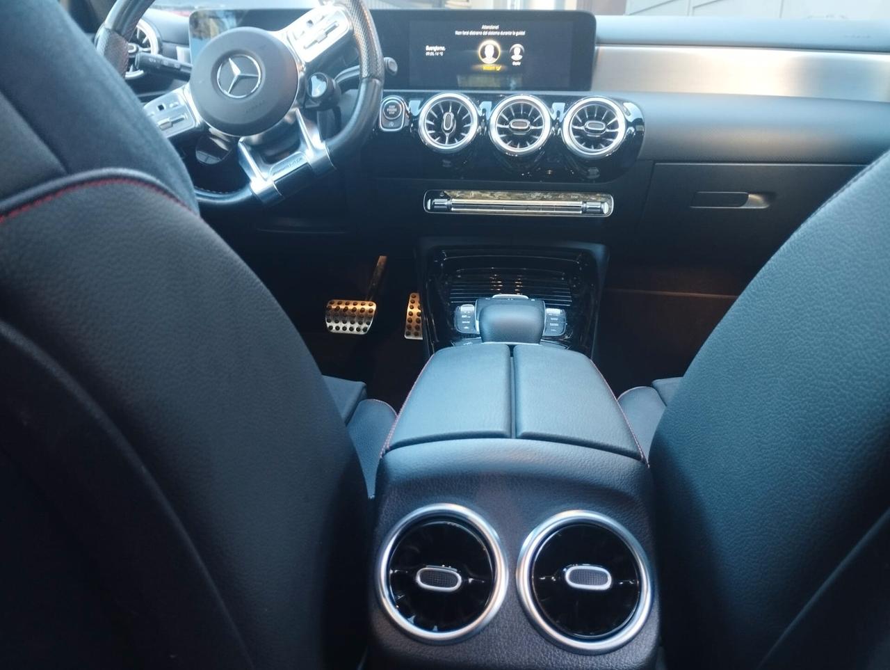 Mercedes-benz A 35 AMG RACE EDITION