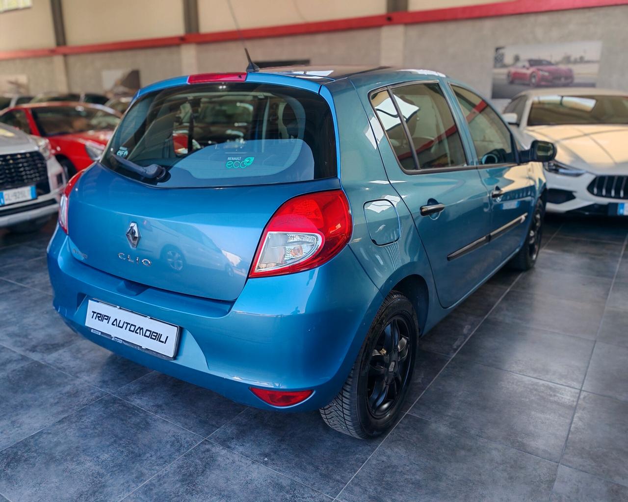 Renault Clio 1.2 16V 75 cv