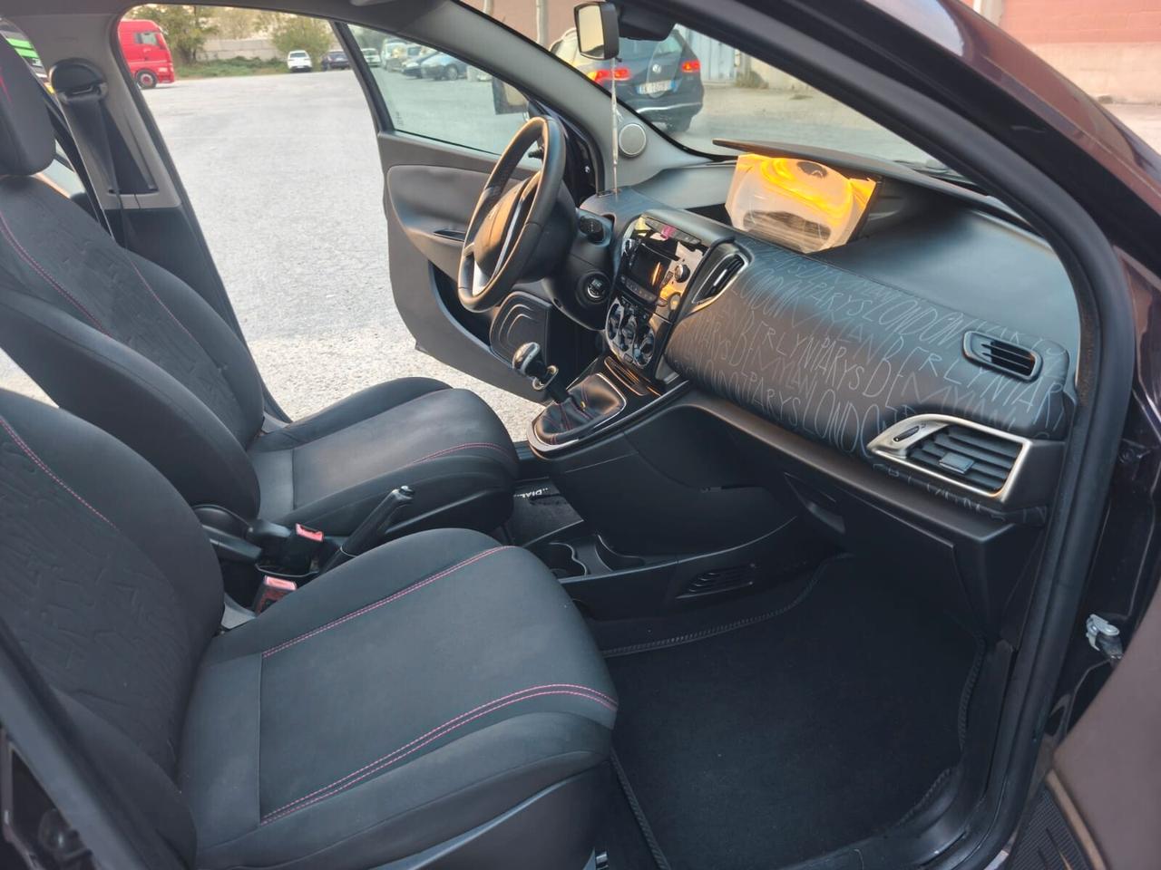 Lancia Ypsilon 2013--1.2 Benzina Neopatentati