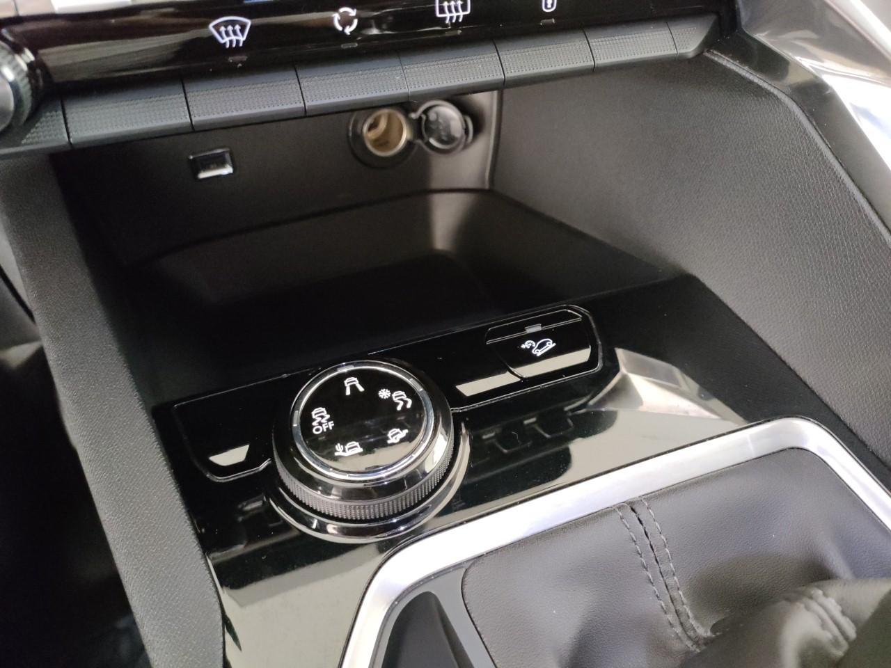 PEUGEOT 3008 1.5 bluehdi Allure Pack s&s 130cv