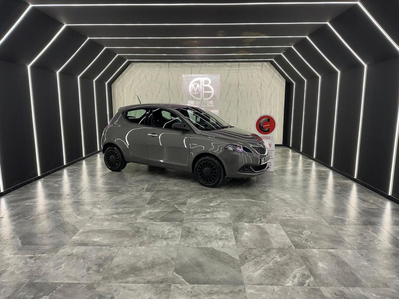 Lancia Ypsilon 1.0 FireFly 5 porte S&S Hybrid UnYca