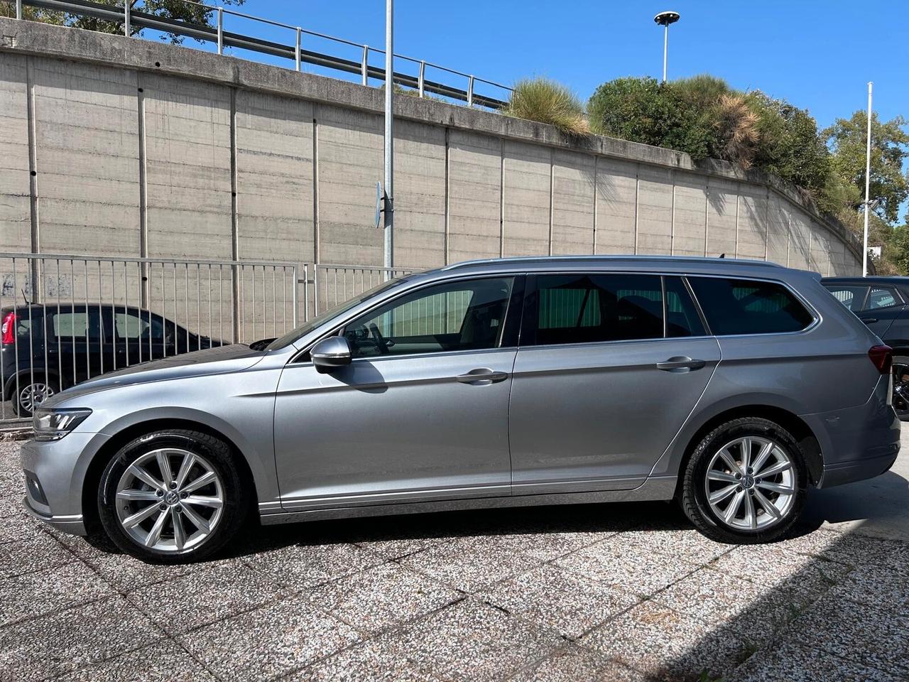 Volkswagen Passat Variant 1.6 TDI SCR DSG Business BMT