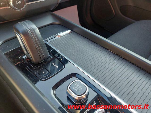 VOLVO XC60 B4 (d) AWD Geartronic Momentum Pro PROMO PRIMAVERA