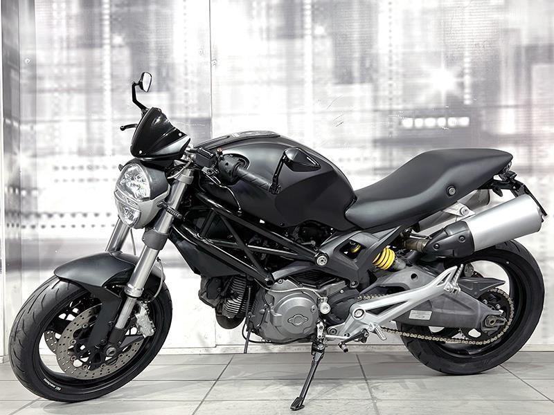 Ducati Monster 696
