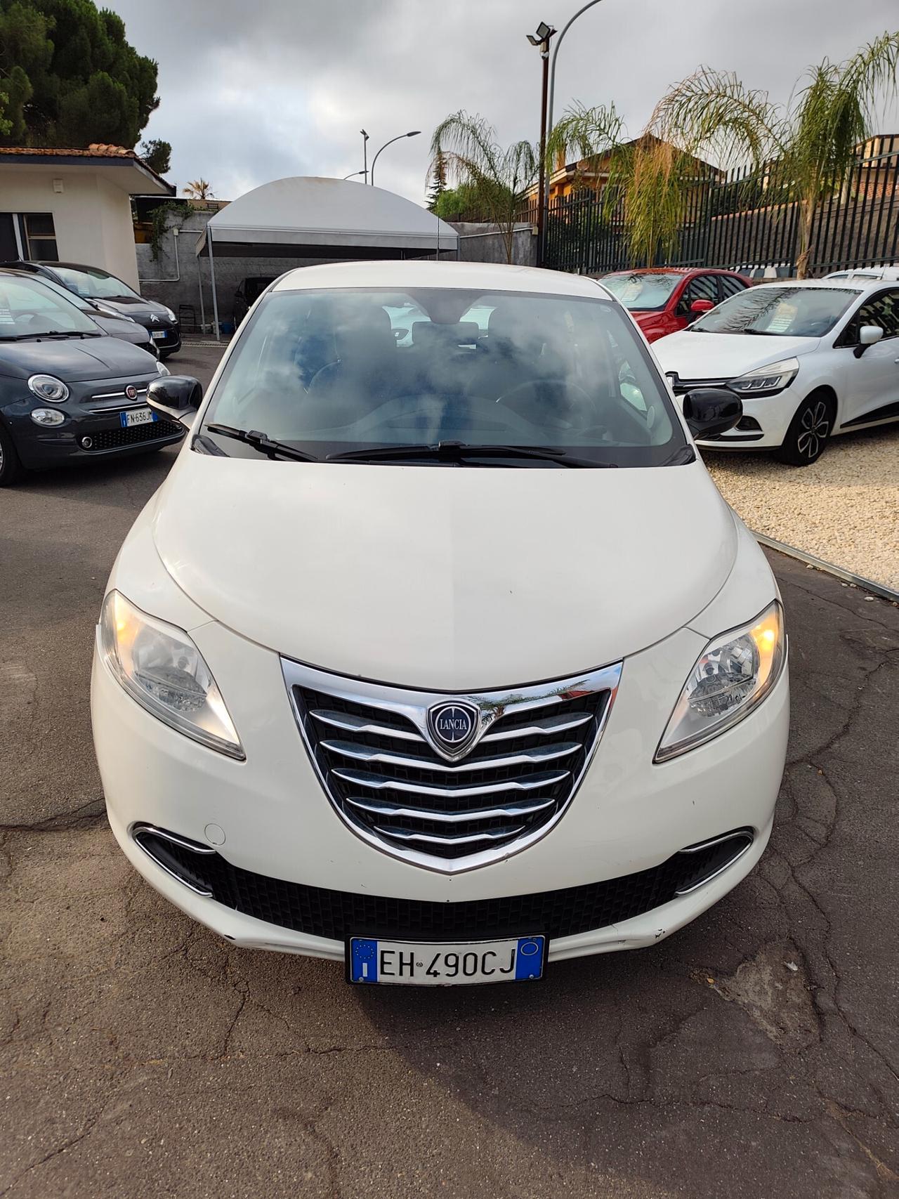 Lancia Ypsilon 0.9 TwinAir 85 CV 5 porte S&S DFN Gold