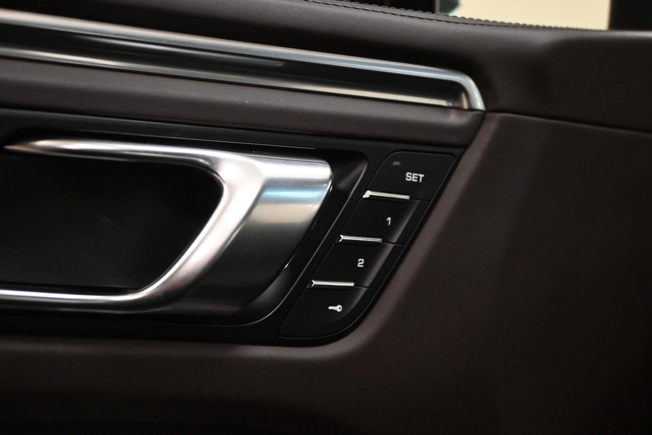 PORSCHE Macan 1ªs. '13-'25 Macan 2.0