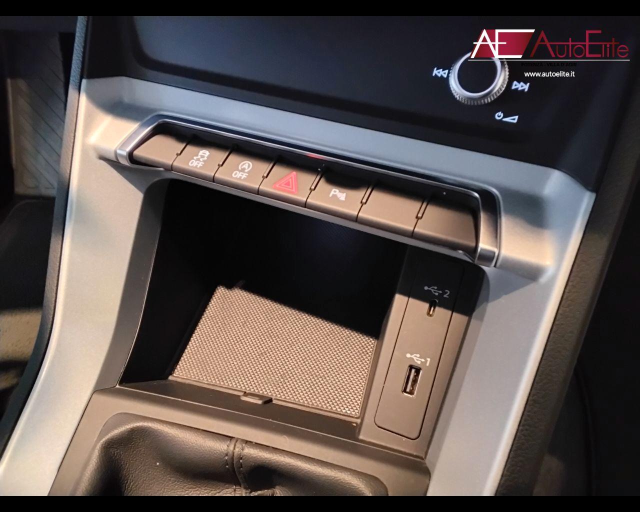 AUDI Q3 35 TDI quattro Business Advanced