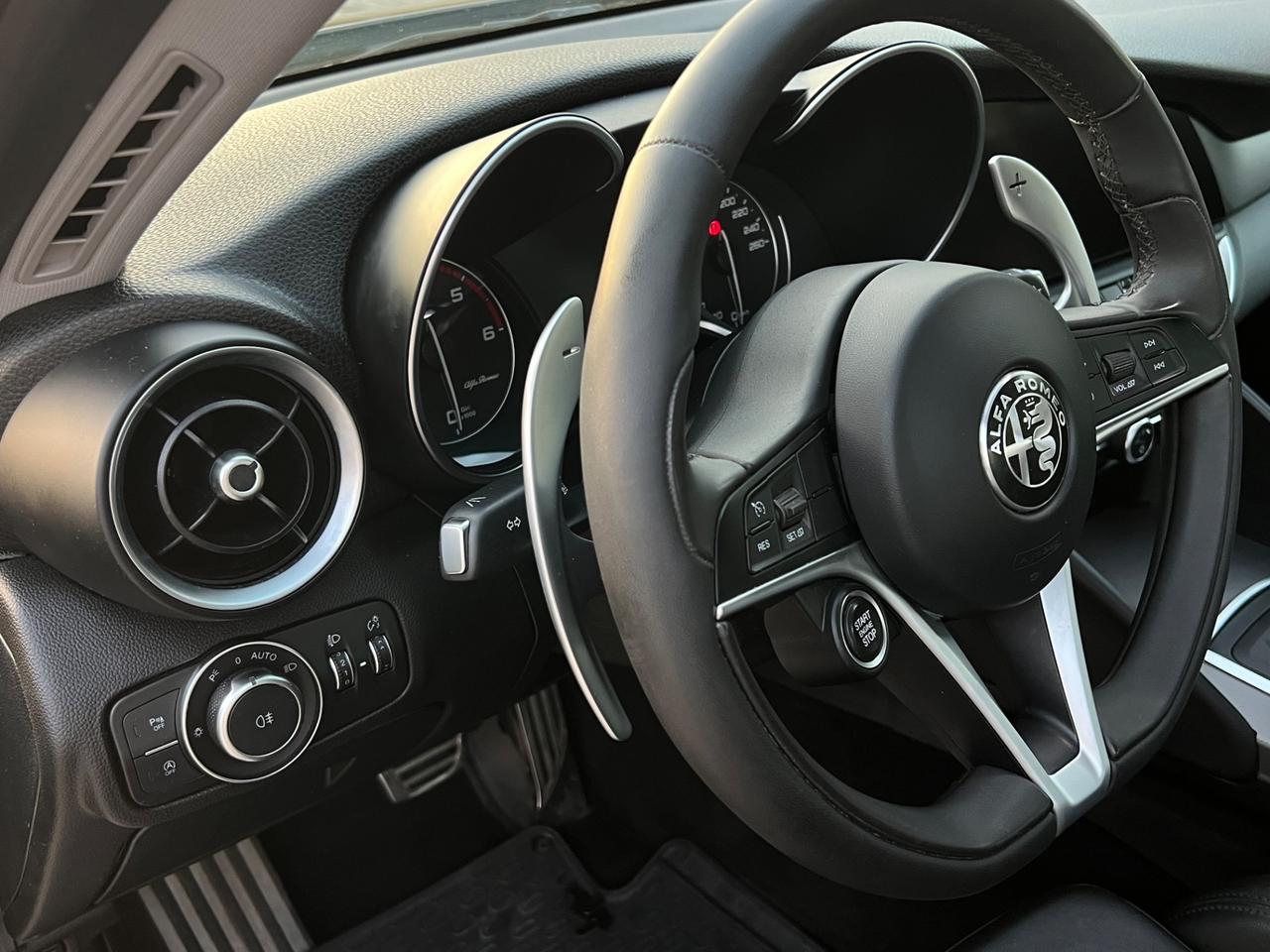Alfa Romeo Giulia 2.2 Turbodiesel 210 CV AT8 AWD Q4 Veloce