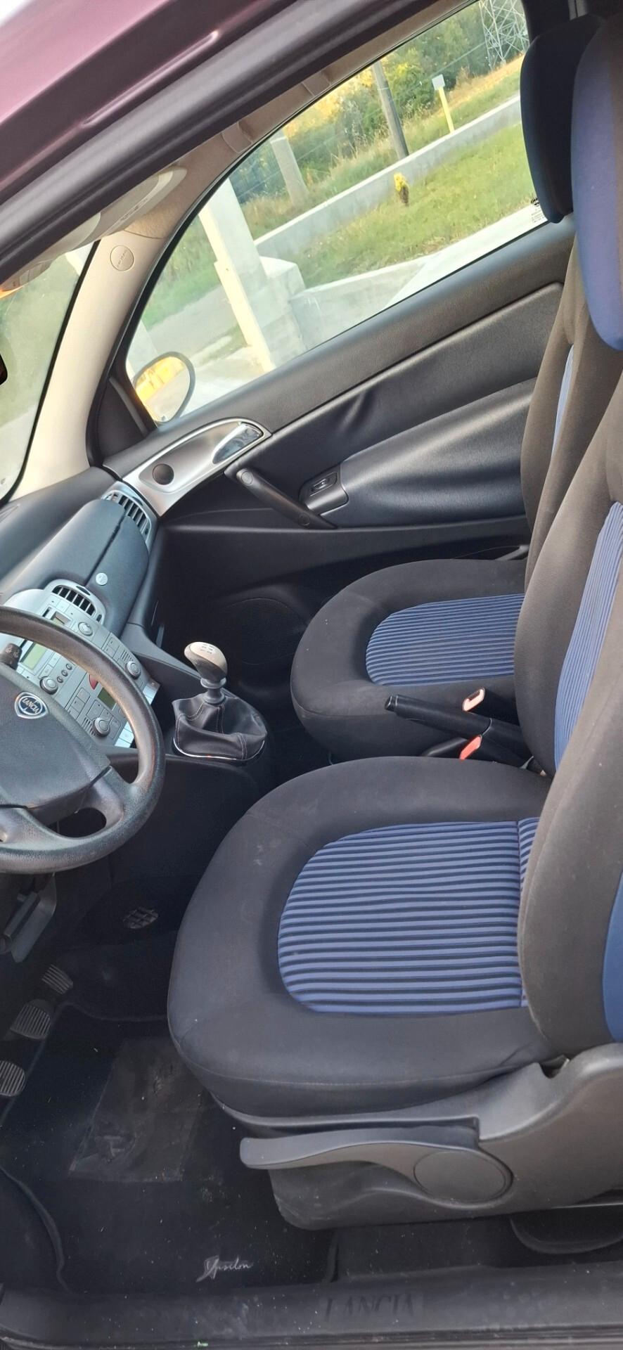 Lancia Ypsilon 1.4 Platino