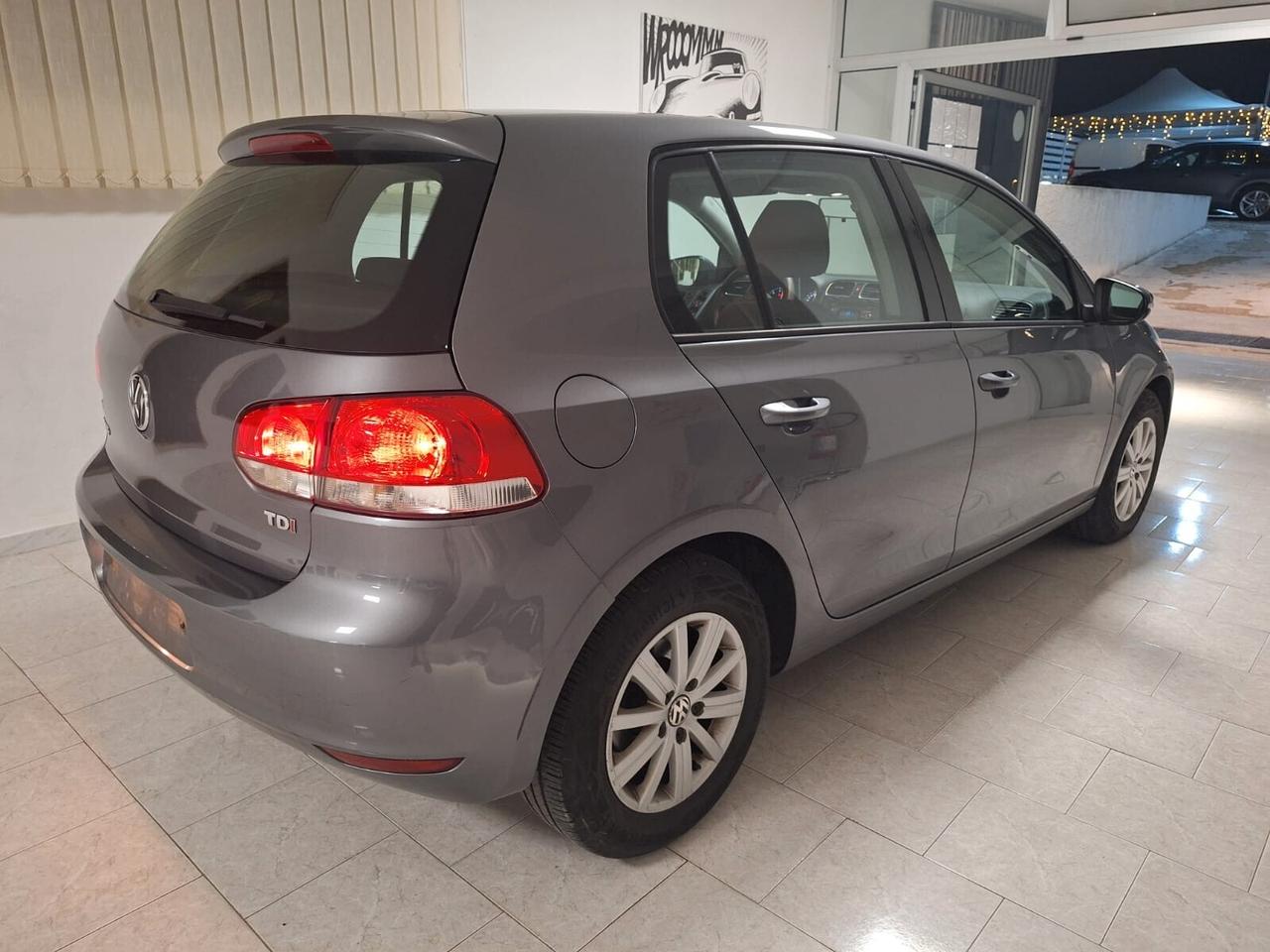 Volkswagen Golf 1.6 TDI 105cv - NEOPATENTATI