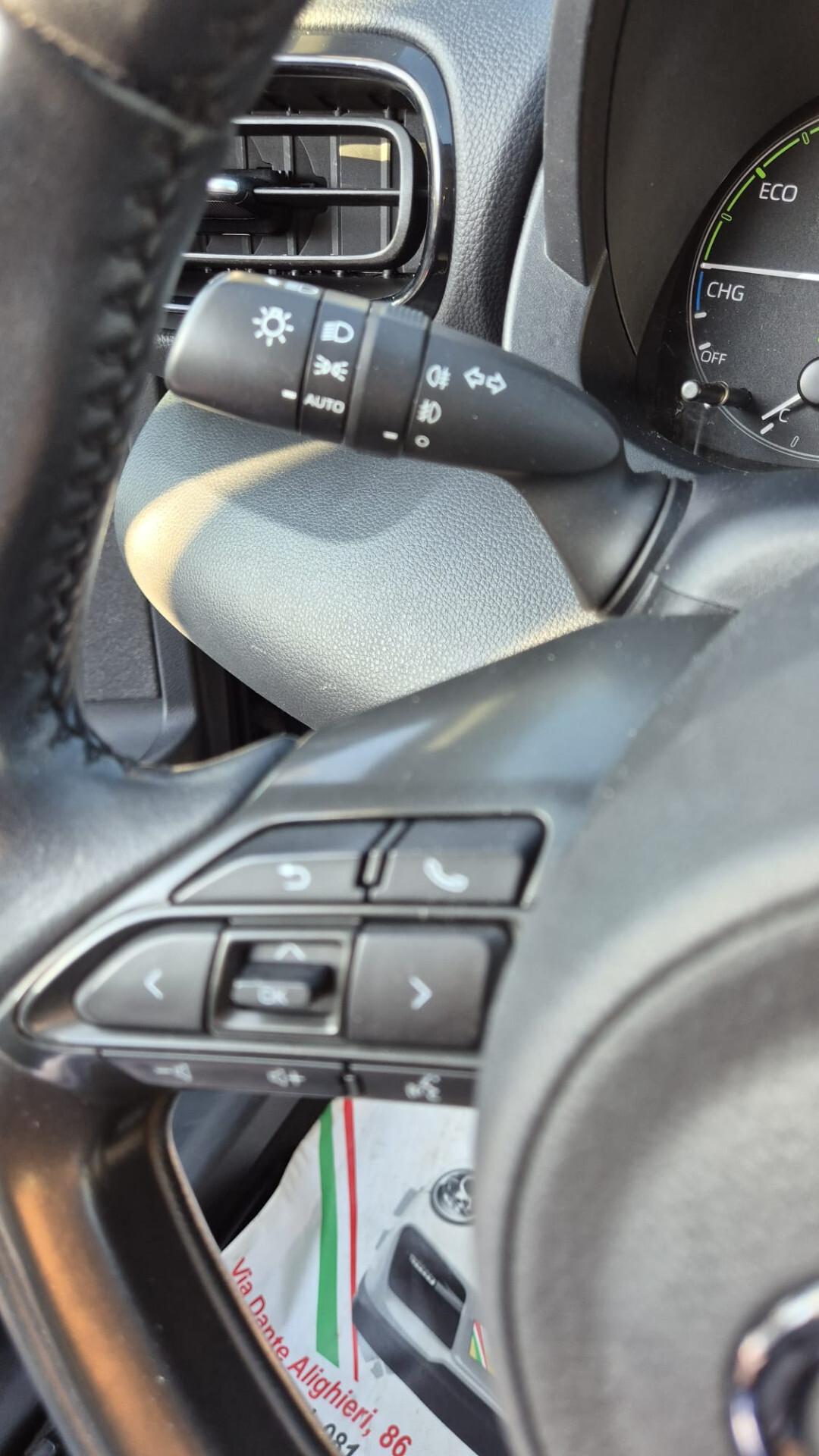 Toyota Yaris 1.5 Hybrid 5 porte Lounge
