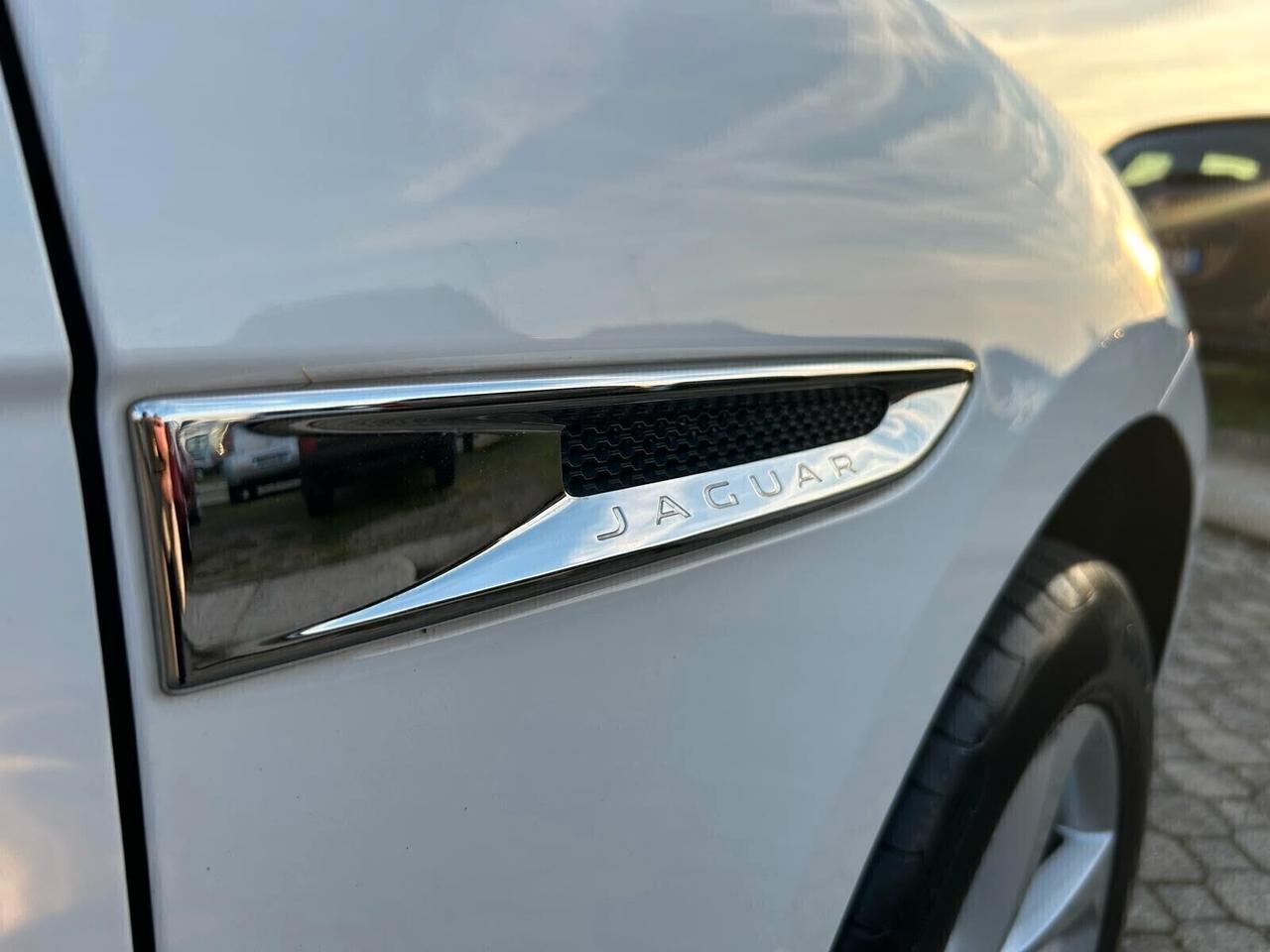 Jaguar F-Pace 2.0 D 180 CV AWD aut. Prestige