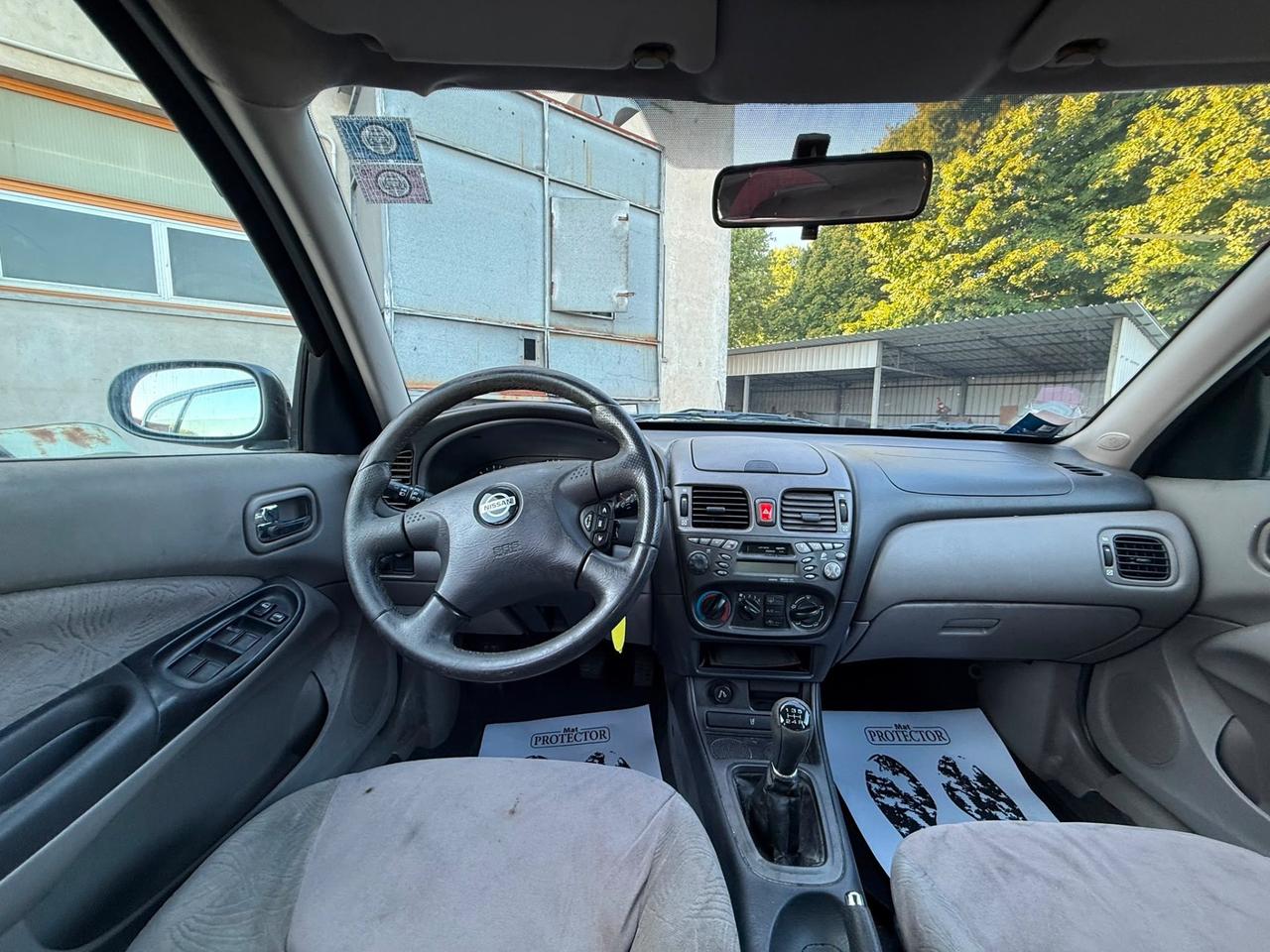 Nissan Almera Tino 1.5 benzina 2002 190.000km