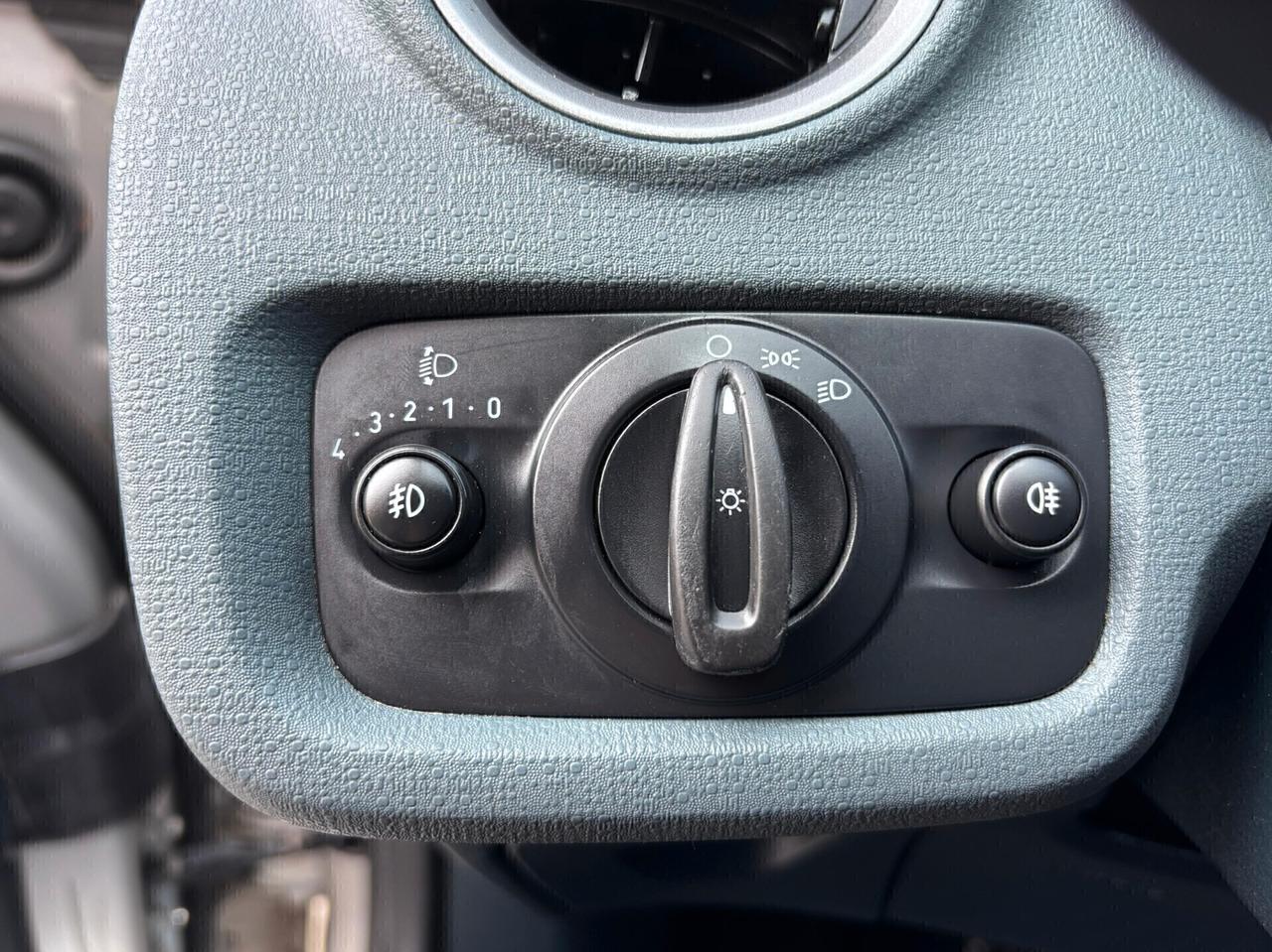 Ford Fiesta 1.2 benzina Neopatentati