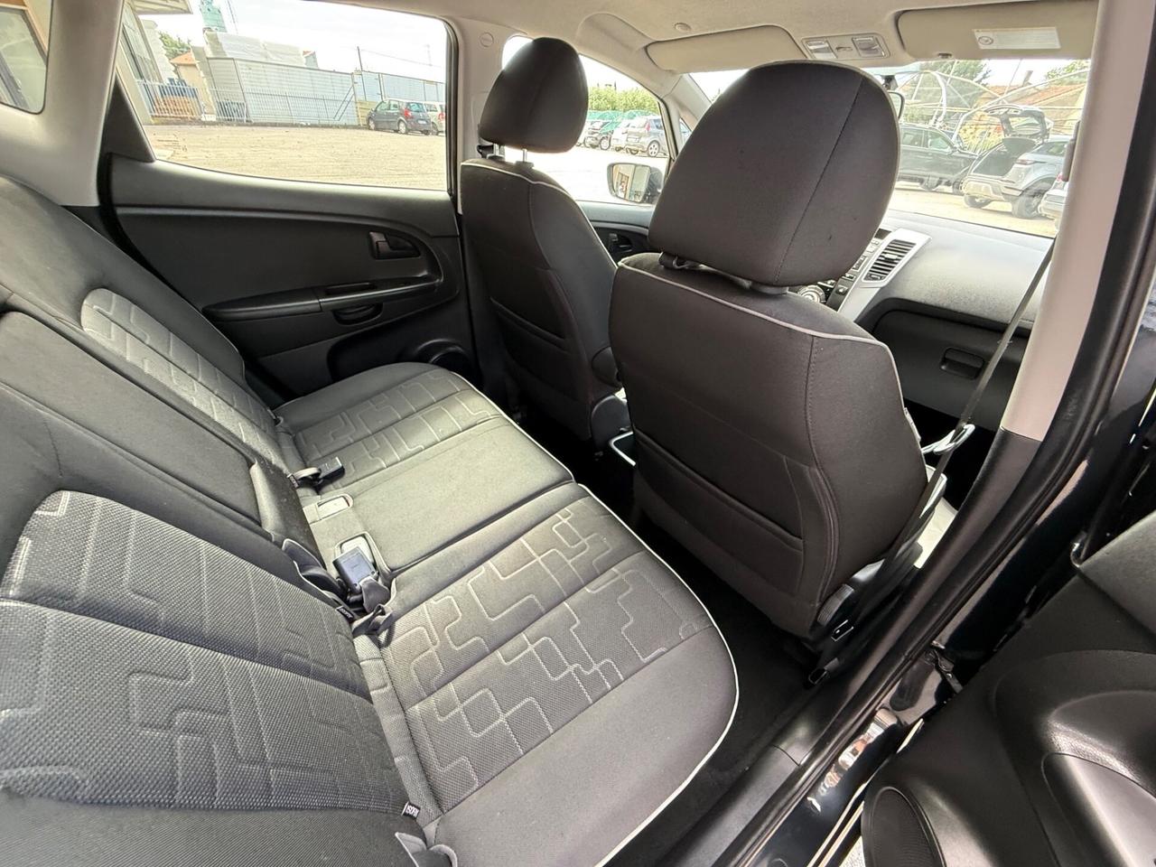 Kia Venga 1.4 CRDi 90CV - Neopatentati