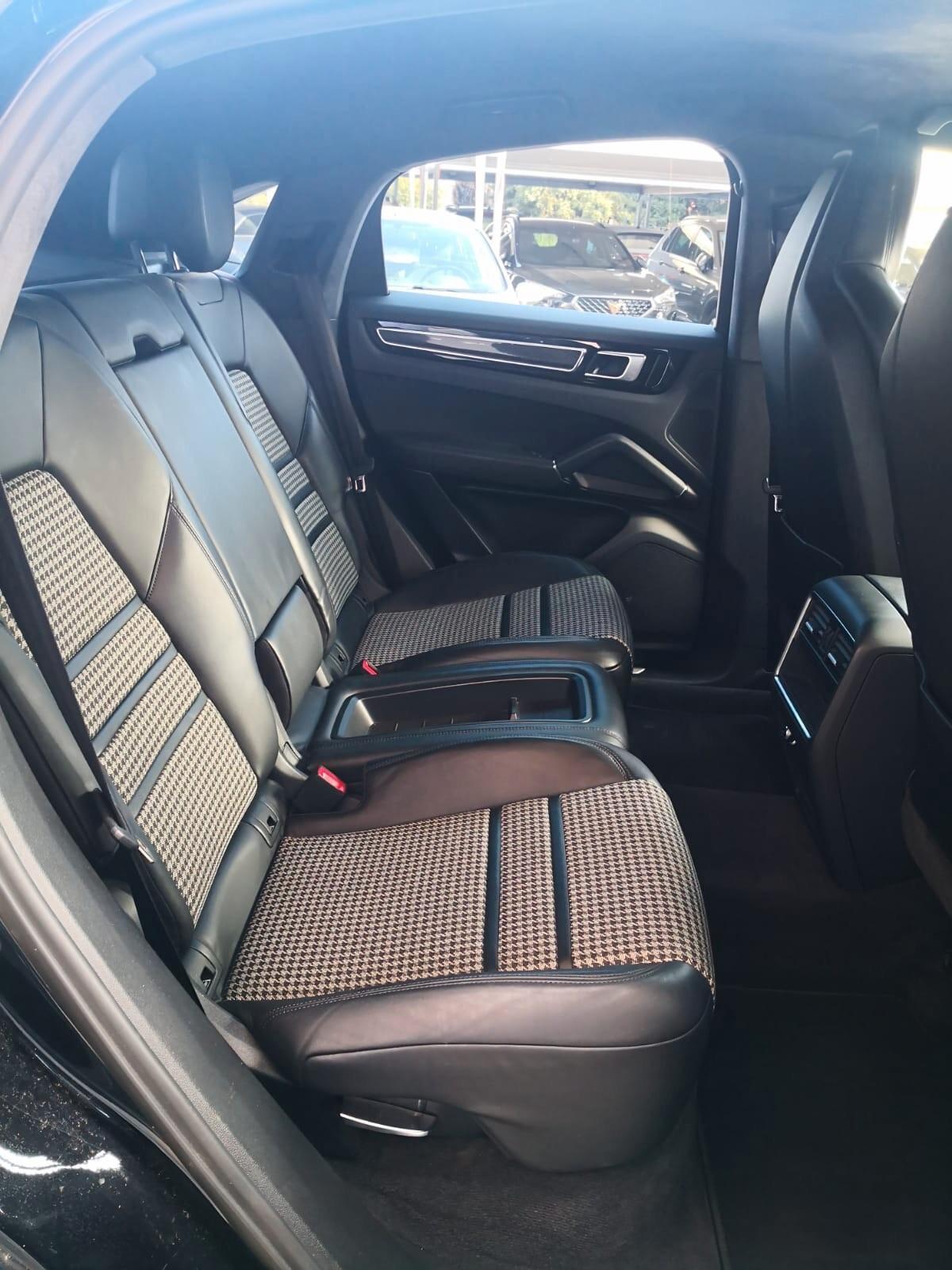 Porsche Cayenne Coupé 3.0 V6 E-Hybrid *PACCHETTO SPORT LEGGERO*RUOTE POST. STERZANTI*