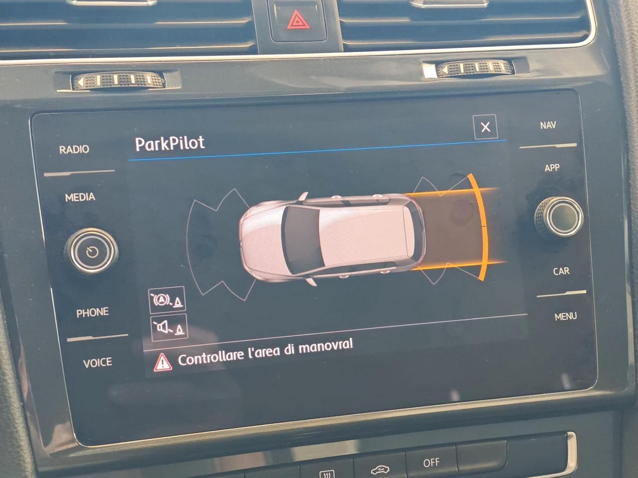 Volkswagen Golf 1.6 TDI 115CV DSG 5p. Business BlueMotion Technology