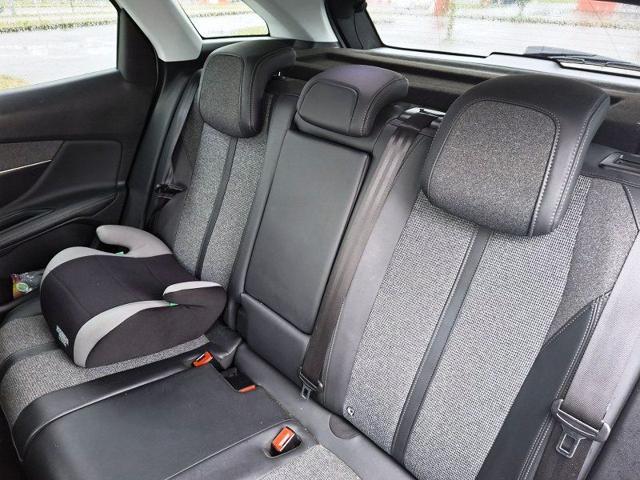 PEUGEOT 3008 PureTech Turbo 130 S&S EAT8 Allure