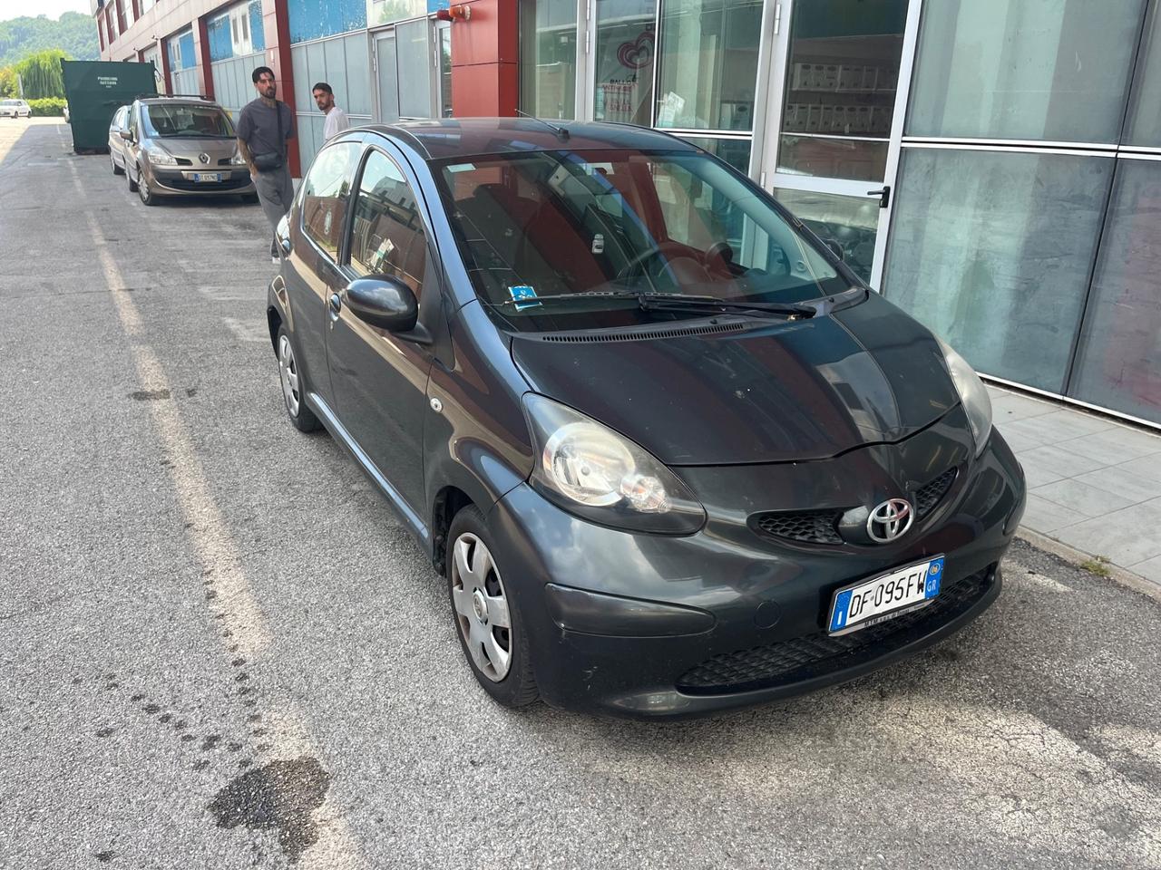 Toyota Aygo 1.0 12V VVT-i 5 porte ok neopatentati