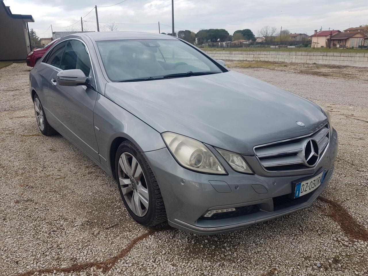 Mercedes-benz E 250 E 250 CDI Coupé BlueEFFICIENCY Avantgarde