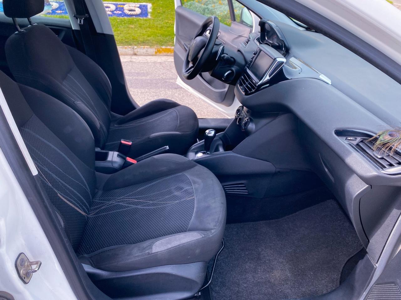 Peugeot 208 1.4 e-HDi 68 CV automatica - 2012