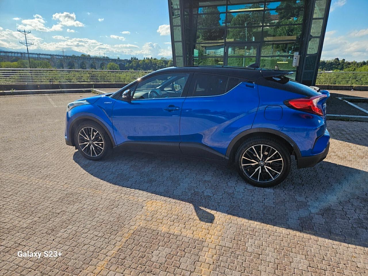 Toyota C-HR 1.8 Hybrid valutiamo usato /scambio