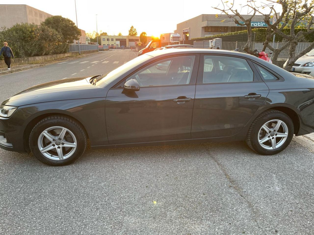 Audi A4 2.0 TDI 30 TDI/136 CV S tronic Business Advanced Hybrid
