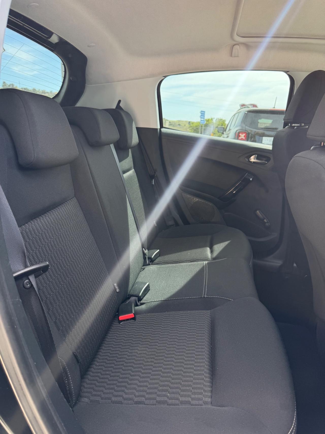 Peugeot 208 PureTech 82 5 porte Allure