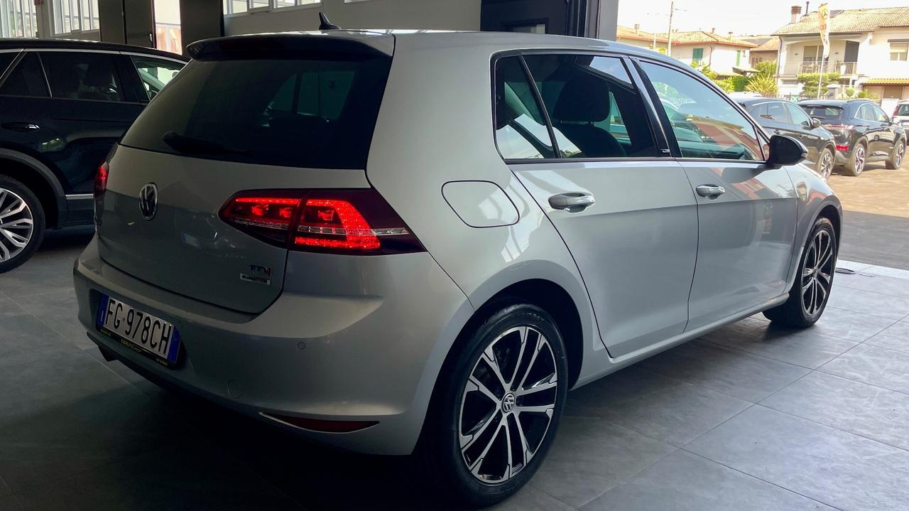 VOLKSWAGEN GOLF 1.6 COMFORT LINE BLUEMOTION TECHNOLOGY TDI 110 CV - FULL LED, NEOPATENTATI