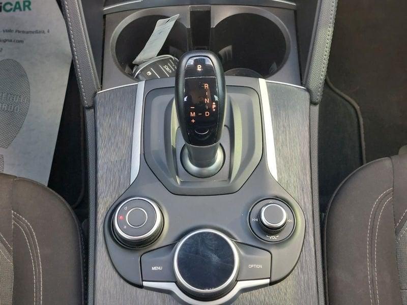 Alfa Romeo Stelvio 2.2 Turbo Diesel 160CV AT8 RWD Business