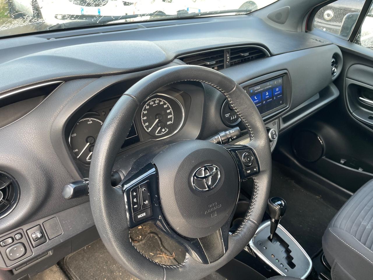 Toyota Yaris HYBRID AUTOMATICA