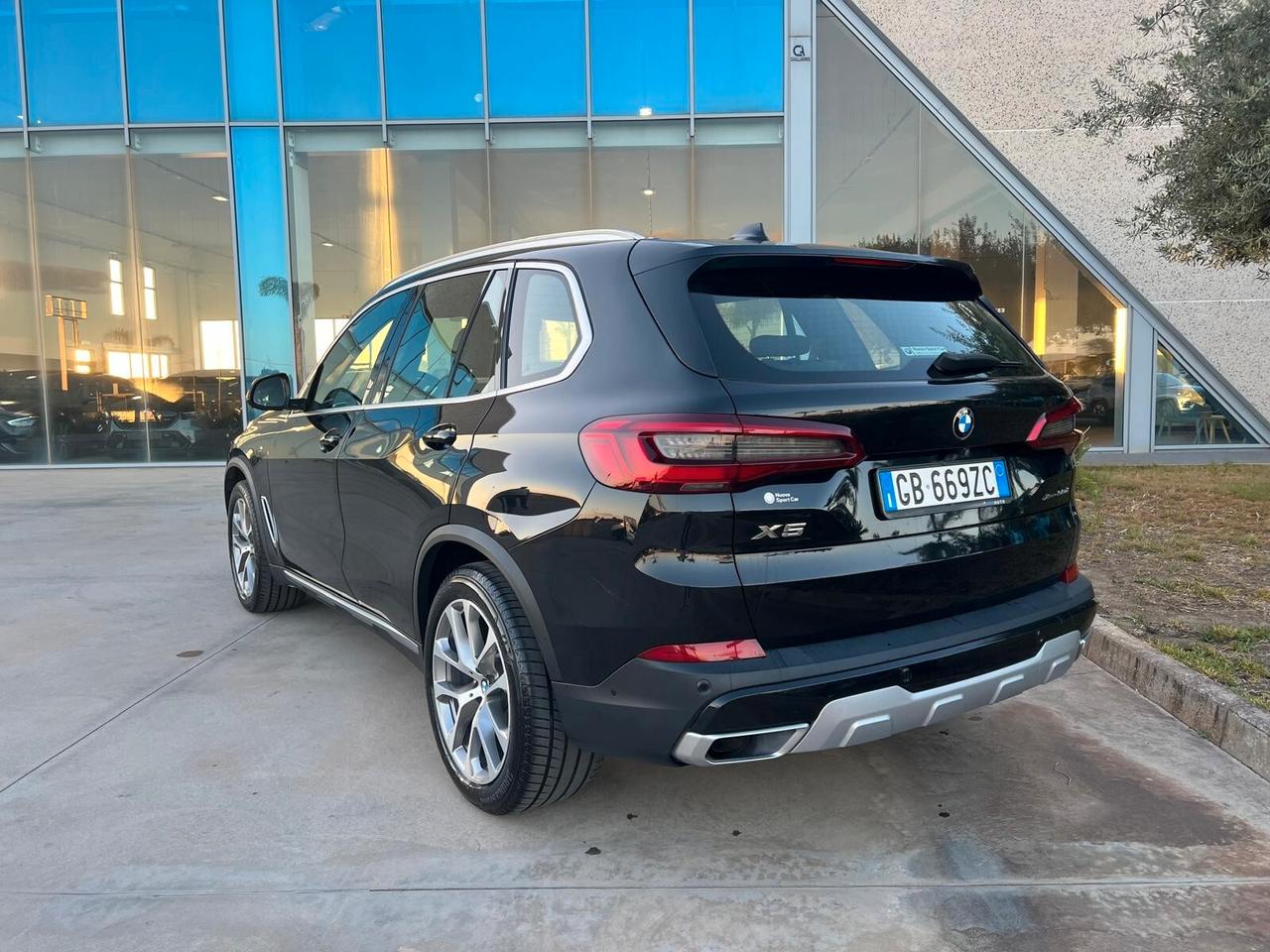 Bmw X5 xDrive30d xLine possibilità noleggio no scoring