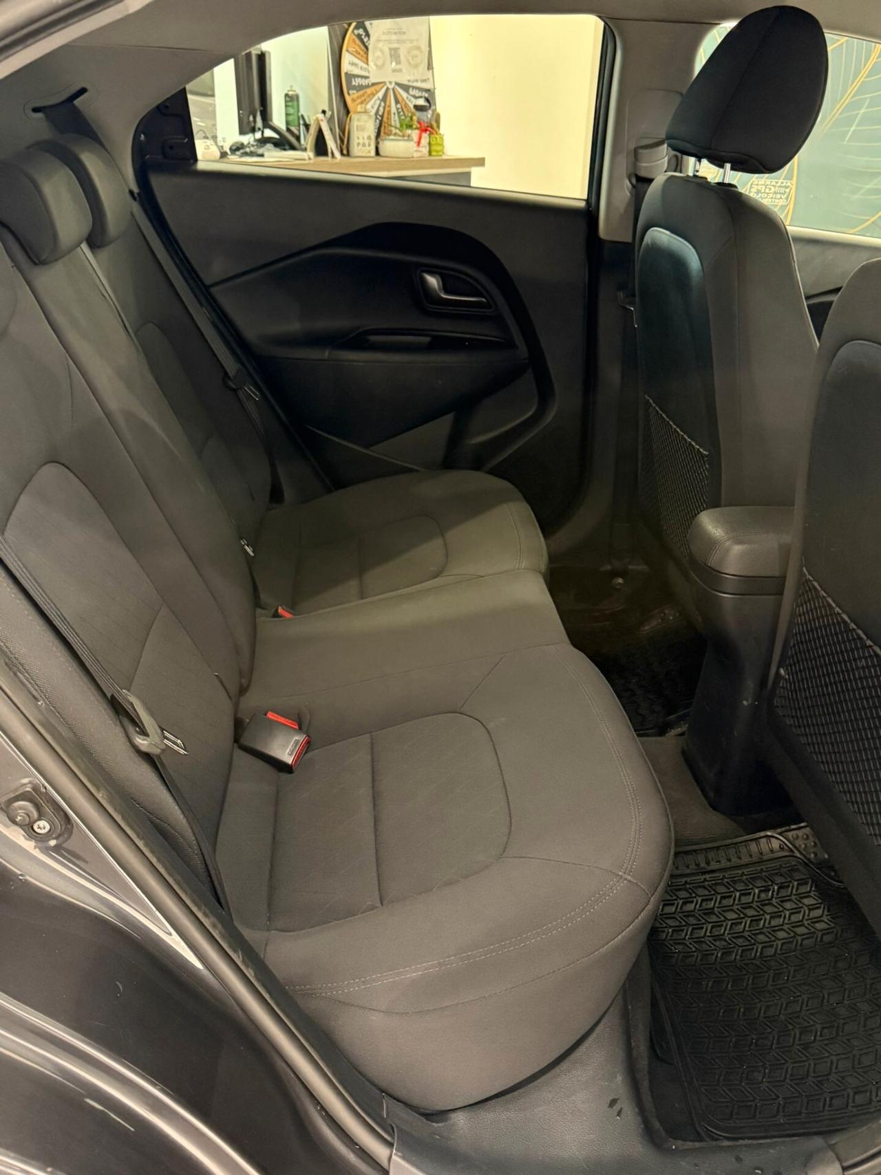 KIA RIO 1.2 DIESEL 75CV PER NEOPATENTATI