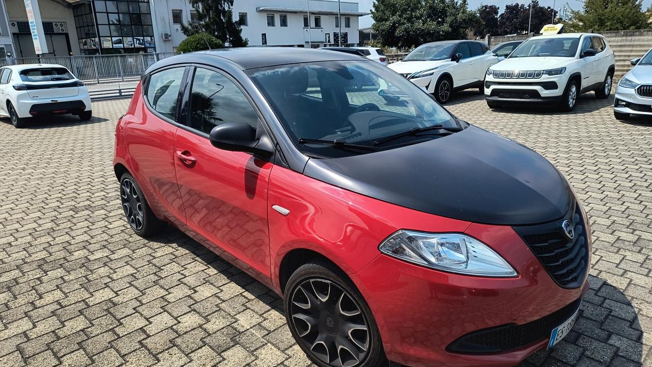 Lancia Ypsilon 1.3 MJT 16V 95 CV 5 porte S&S S Momodesign