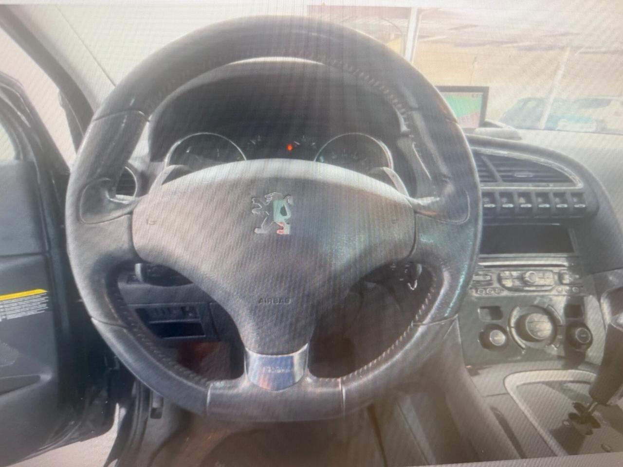 Peugeot 3008 1.6 HDi 115CV Business