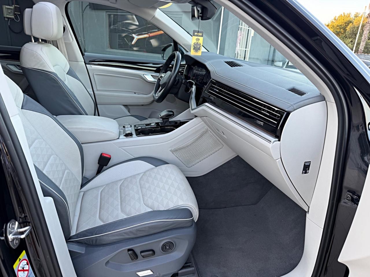 Volkswagen Touareg 3.0 V6 TSI eHybrid Elegance R Line Extra Full