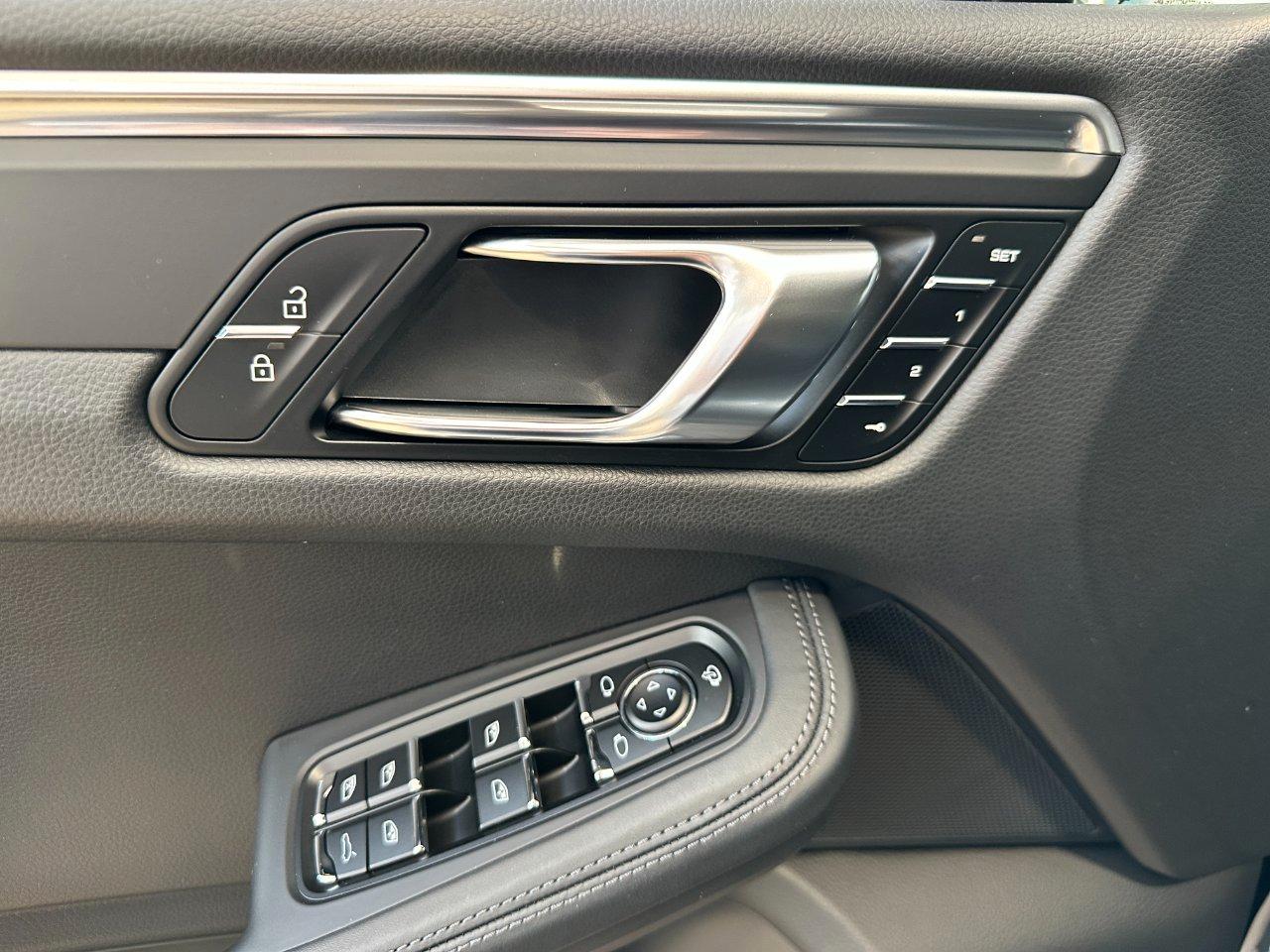 Porsche Macan 2.0 PDK - 21"-Tetto-Camera 360-PASM-PDLS-Scarichi