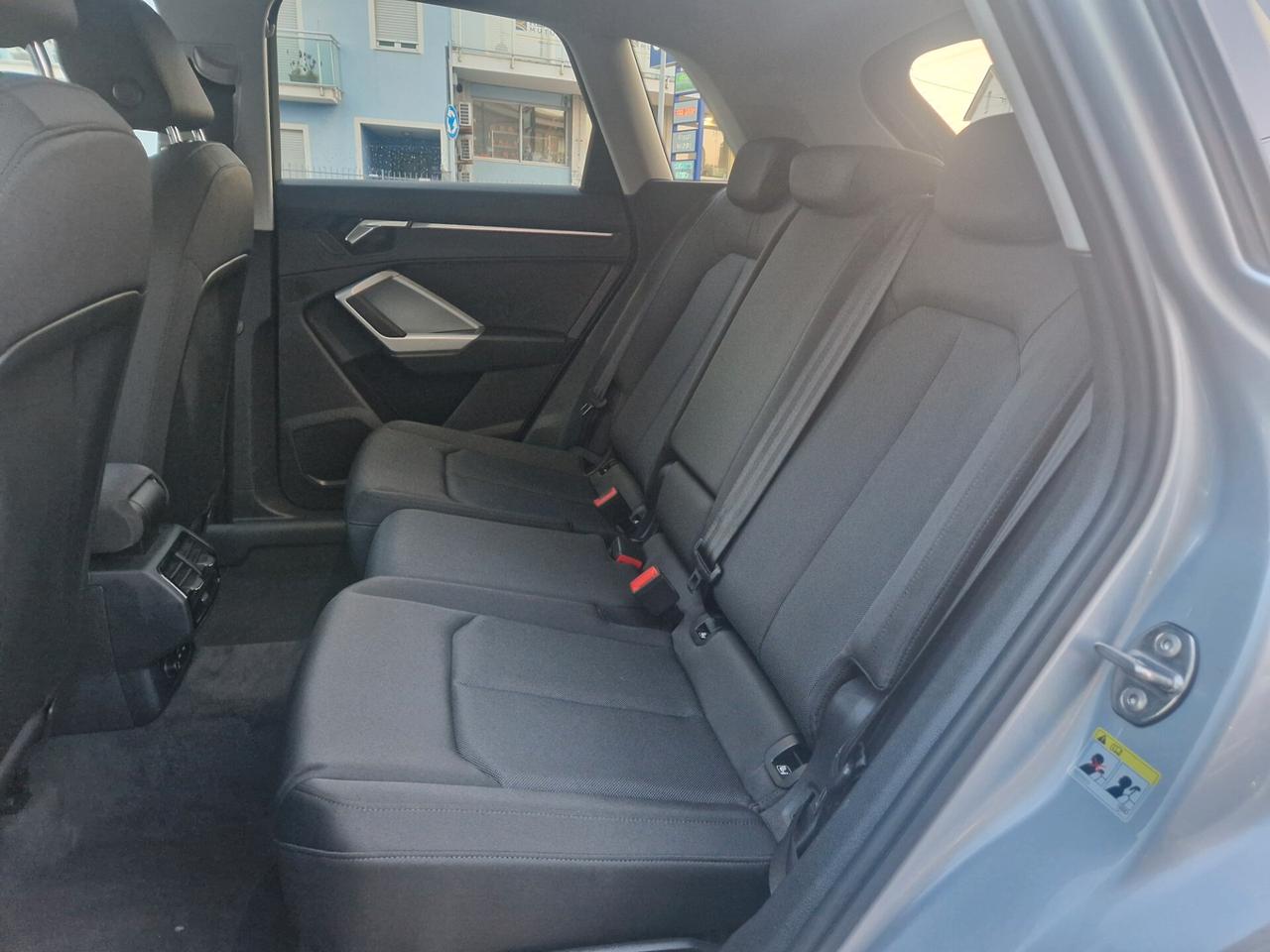 Audi Q3 35 TDI S tronic Business