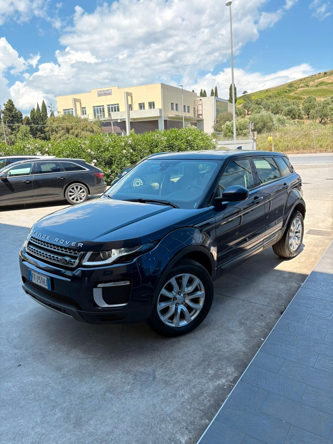Land Rover Range Evoque 2.0 TD4 150 CV 5p. SE sport utility