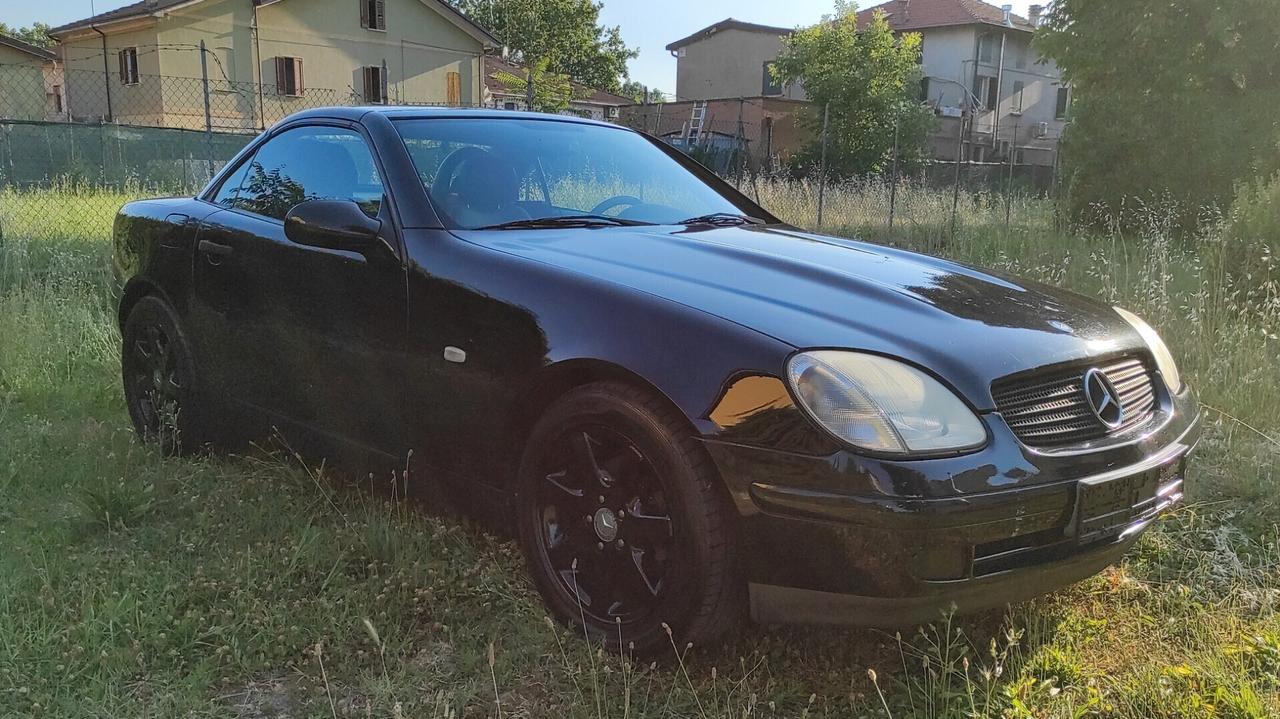 Mercedes-Benz SLK 230