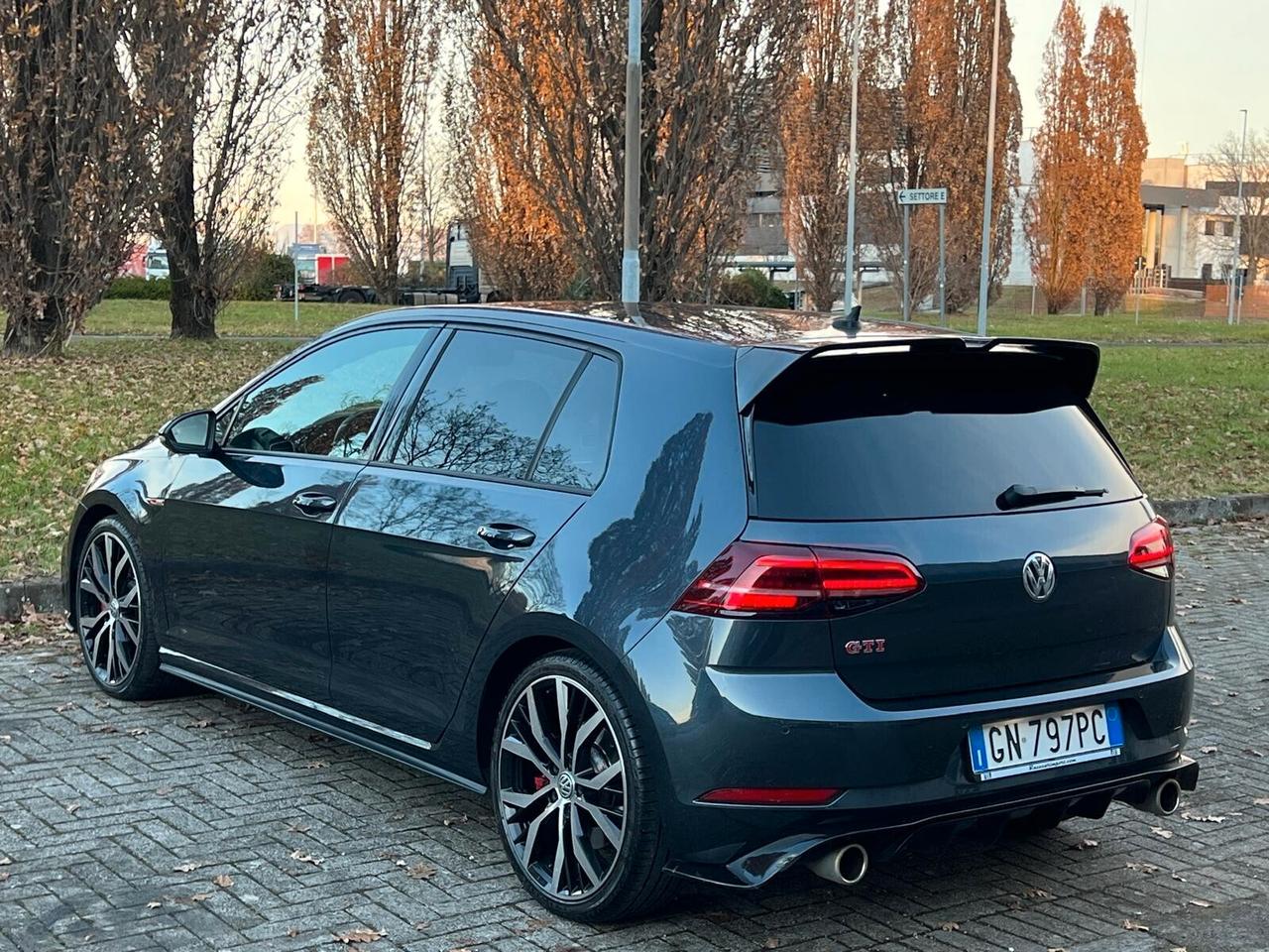 Volkswagen Golf GTI Performance 2.0 245 CV TSI DSG 5p.