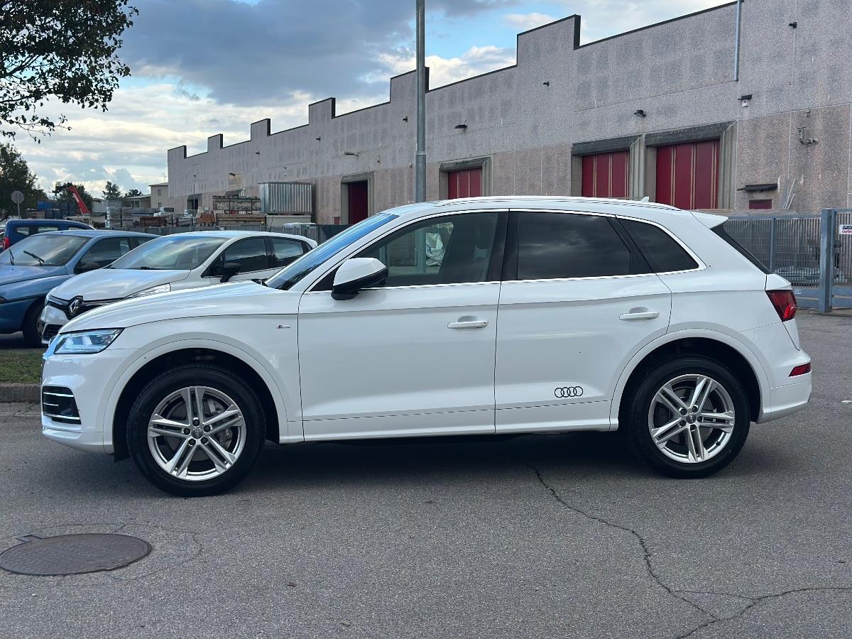 AUDI - Q5 - 40 TDI quattro S line plus