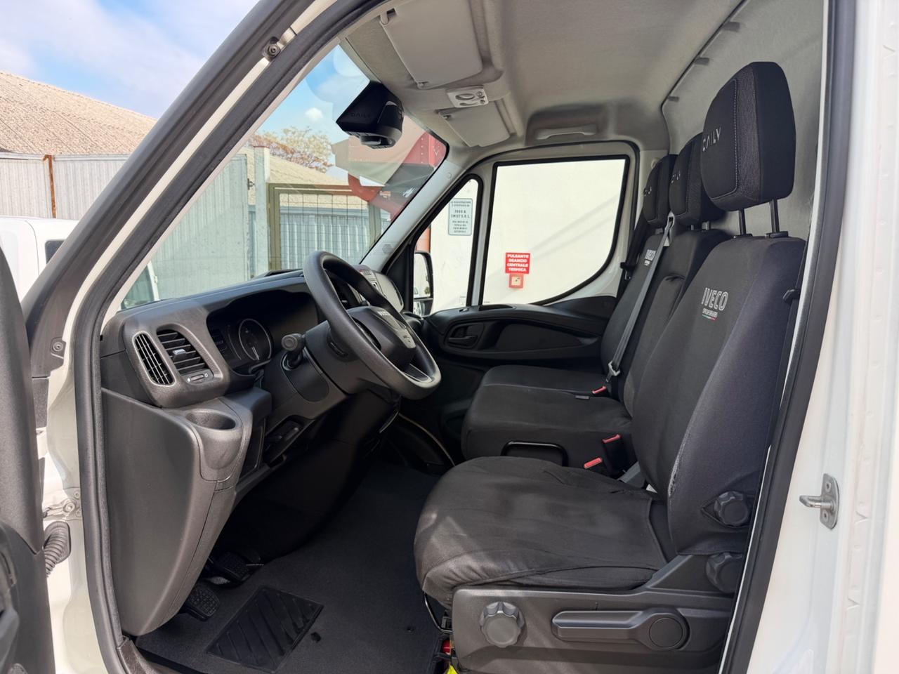 Iveco Daily 35-140 L2H2 Clima - 2022