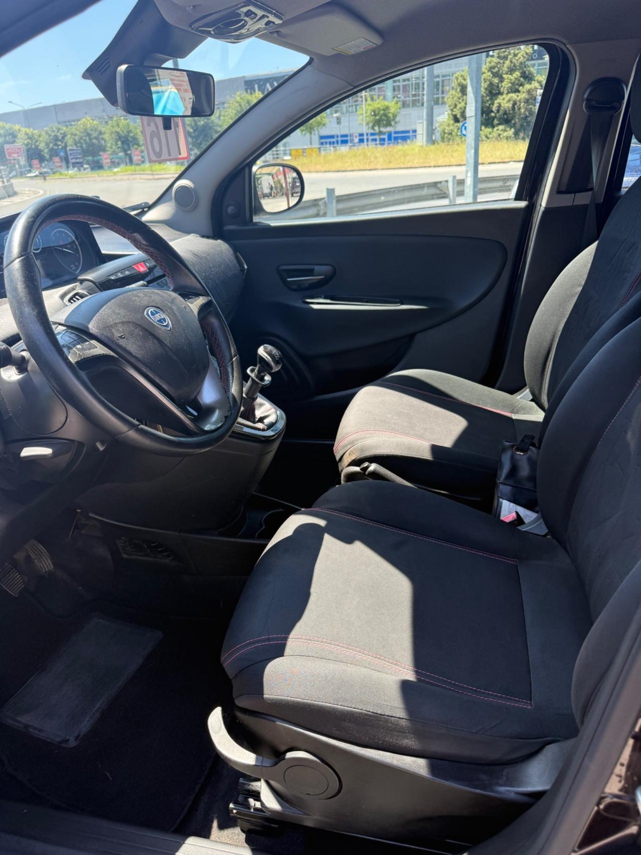 Lancia Ypsilon 1.2 69 CV 5 porte Platinum