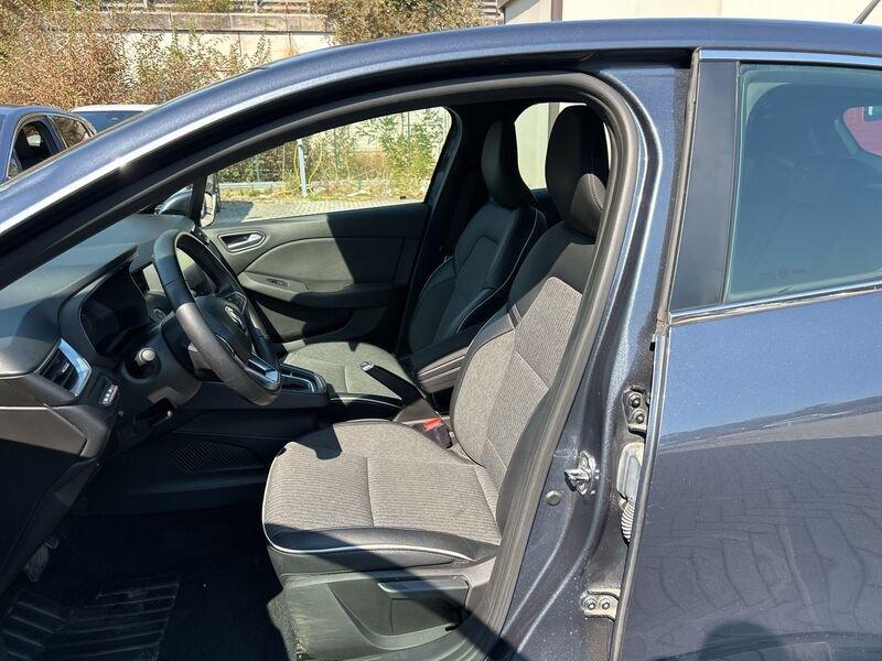 Renault Clio V 2019 1.6 E-Tech hybrid Intens 140cv auto my21