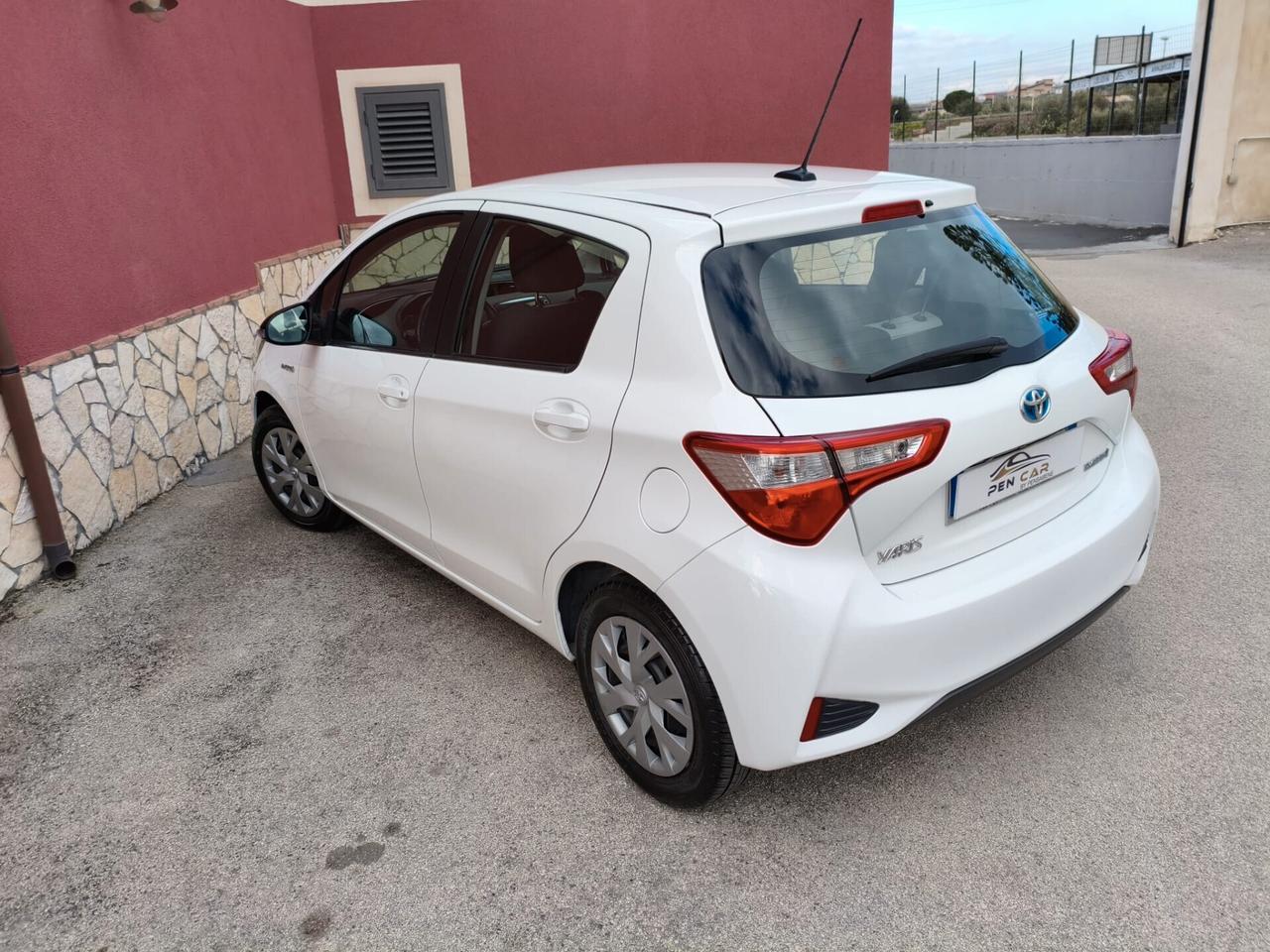 Toyota Yaris 1.5 Hybrid 5 porte Business